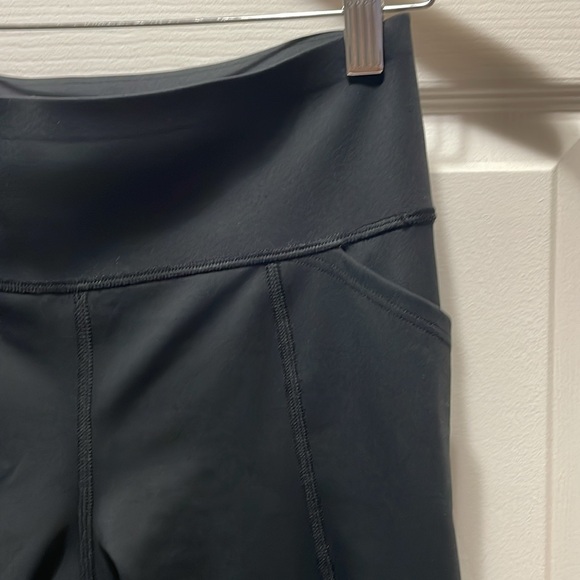 Knix Leakproof active wear legging - Picture 3 of 8